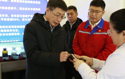 市委副书记、市长张涛一行莅临尊龙凯时调研